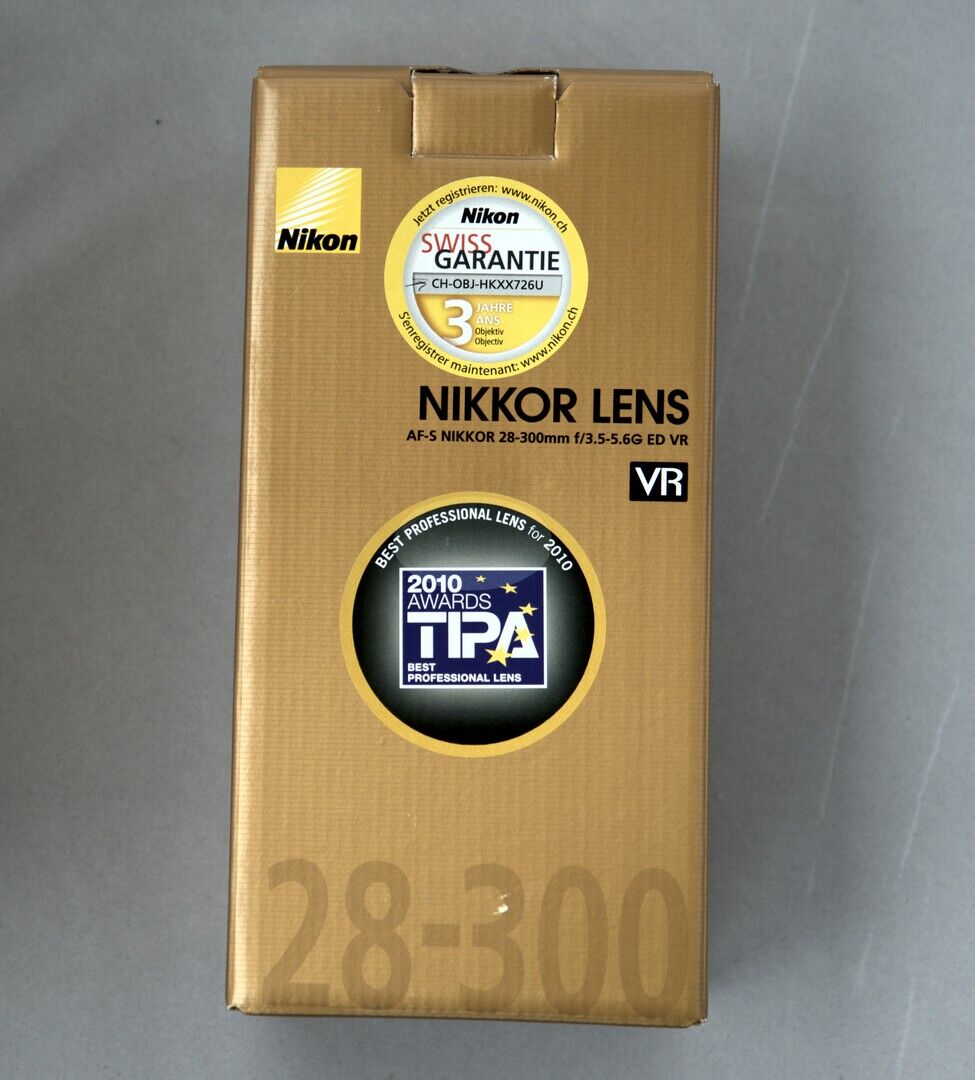 Nikkor Zoom Objektiv 28-300mm 3.5-5.6