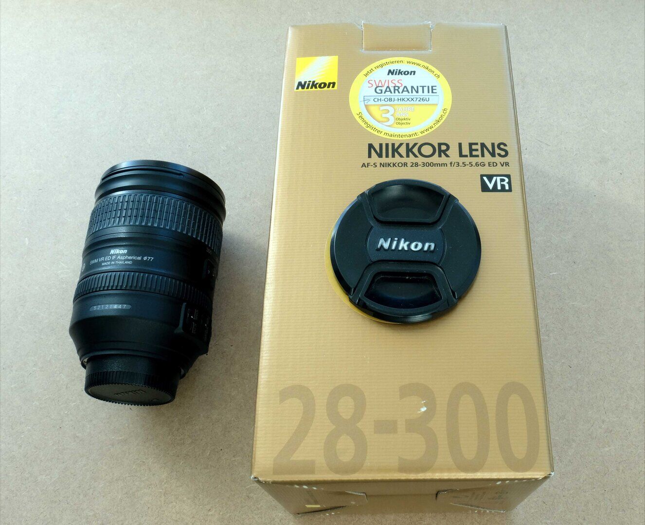 Nikon Nikkor Zoomobjektiv 28 - 300mm